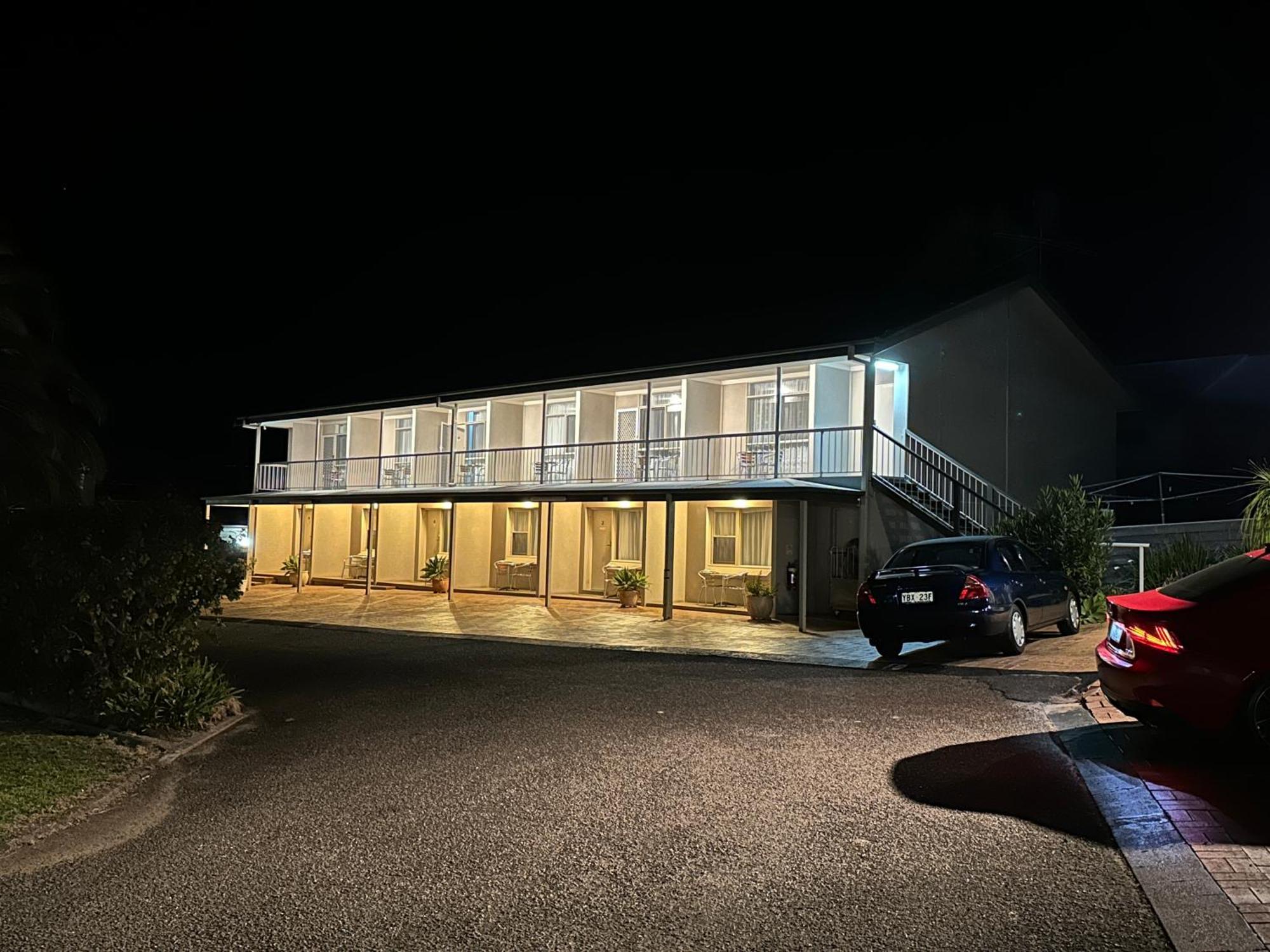 Holiday Lodge Motor Inn Narooma Exterior foto